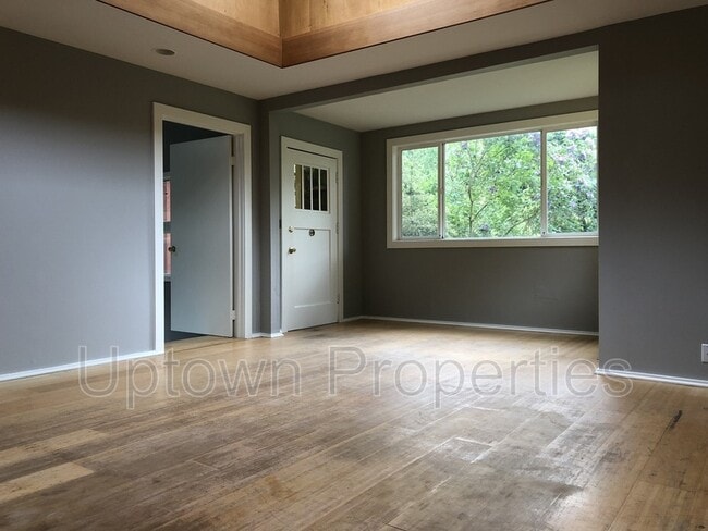 Building Photo - 3671 SE Tenino St