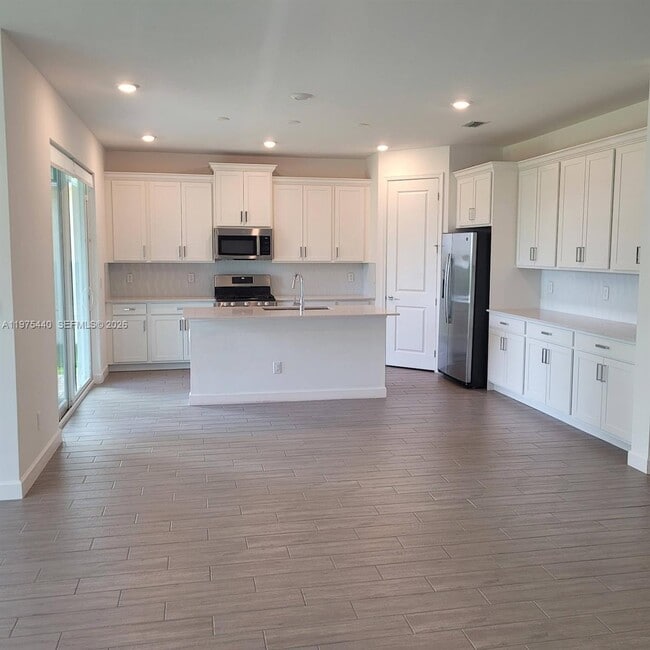 Building Photo - 1200 Sterling Pine Pl