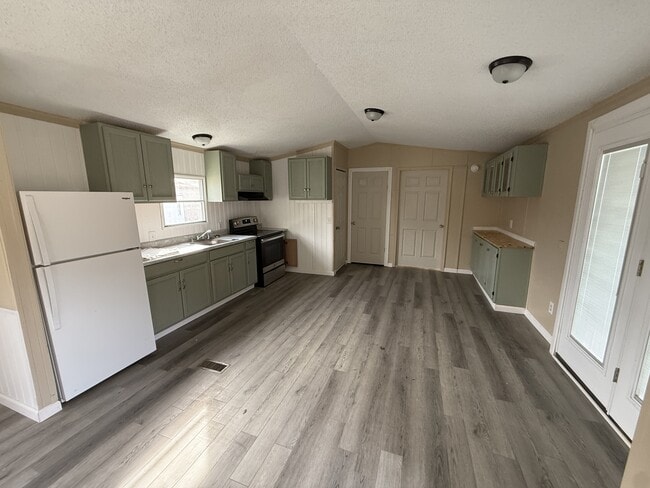 Building Photo - 738 Old Clemson Hwy