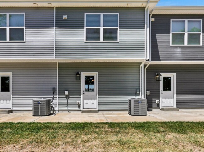 Building Photo - 352 Front Rdg Cir