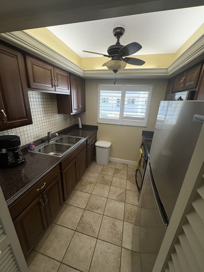 Building Photo - 708 S Tamiami Trl