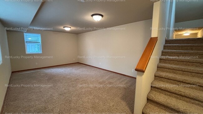 Building Photo - Beautifully Updated 3-Bedroom Home in Lynnwood – Convenient & Move-In Ready!