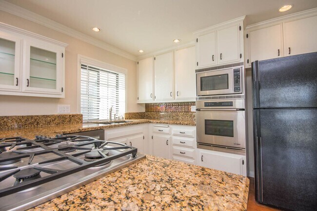 Building Photo - Carlsbad 4 Bedroom Gem with a View!
