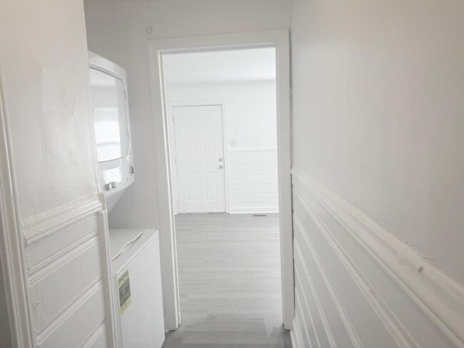 Building Photo - 1702 Gunter St