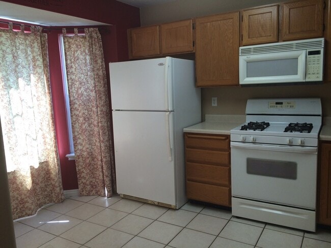 Building Photo - 3 Bedroom Townhome in Provo's Westside