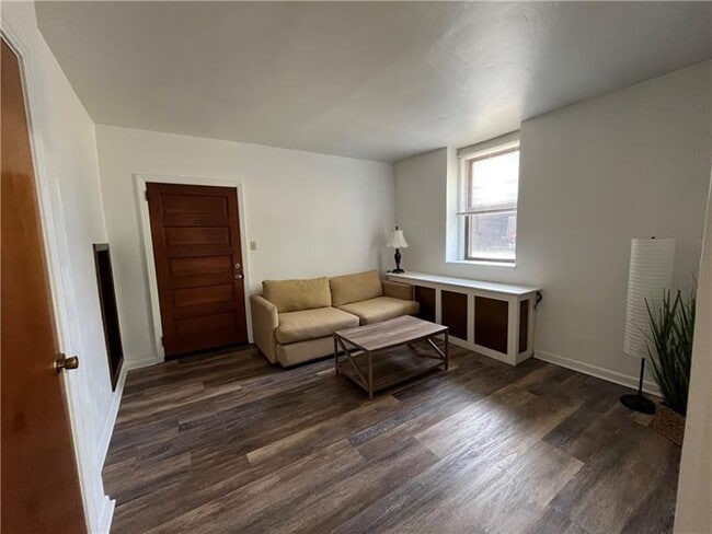 Building Photo - 1601 Hillsdale Ave