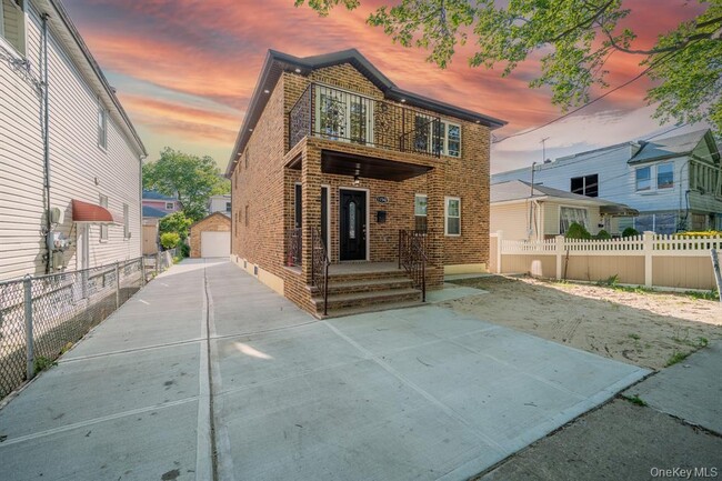 Primary Photo - 115-42 Inwood St