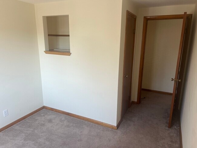 Building Photo - 116 Summit Ave