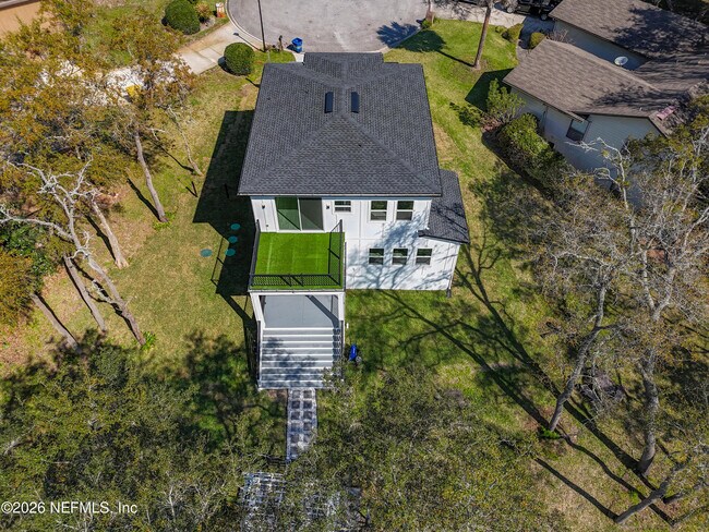 Building Photo - 2121 Broadwater Dr