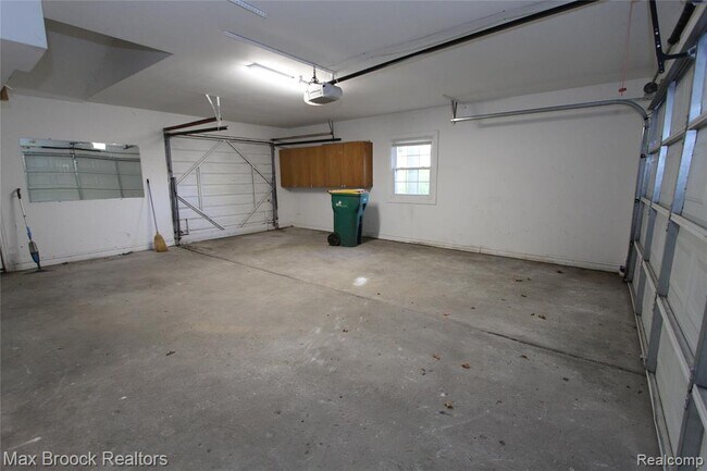 Building Photo - 30024 Beacontree St