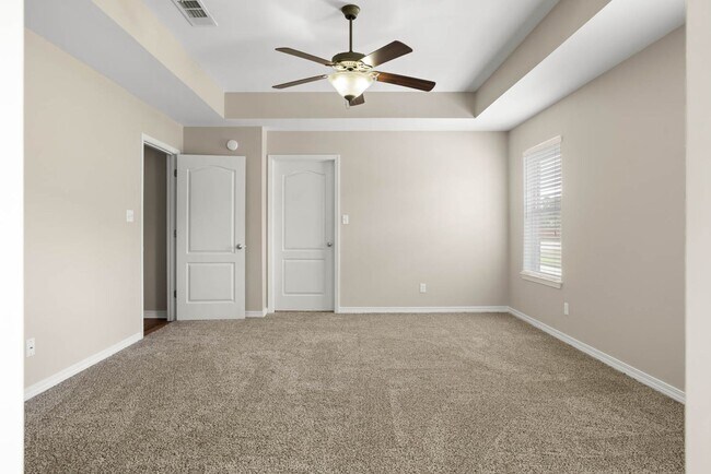 Building Photo - Stunning 4-Bedroom Home with Scenic Lake V...