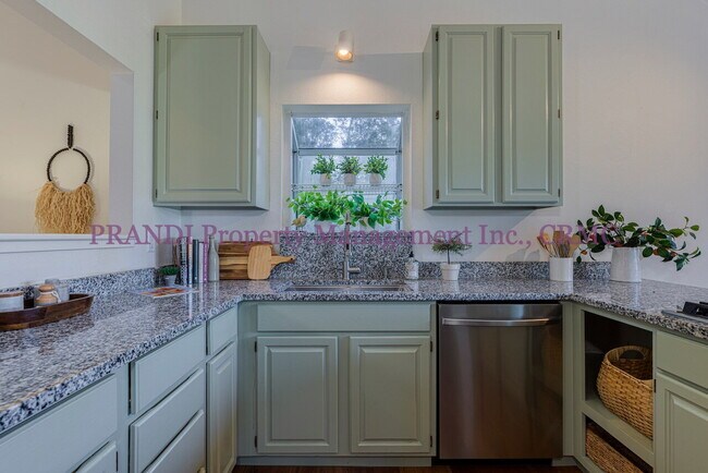 Building Photo - Woodacre Retreat Like Home with Views and ...