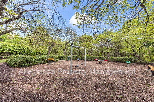 Building Photo - 45490 Whistling Terrace