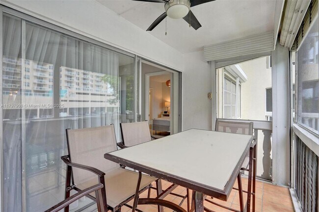Building Photo - 450 Paradise Isle Blvd