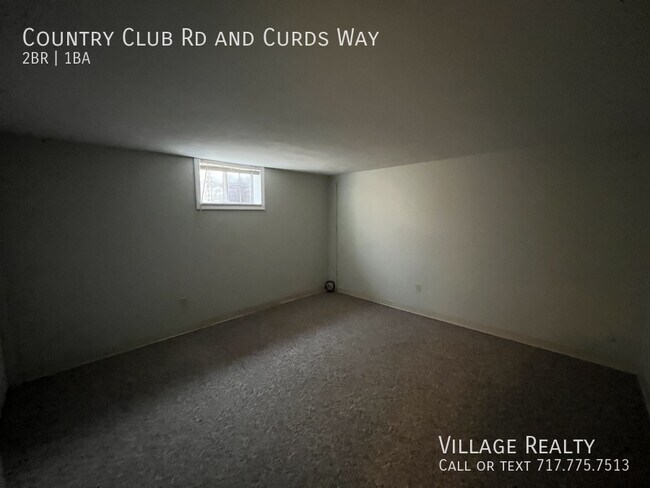 Building Photo - 671 Country Club Rd