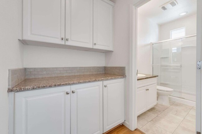 Building Photo - 2099 Vincenzo