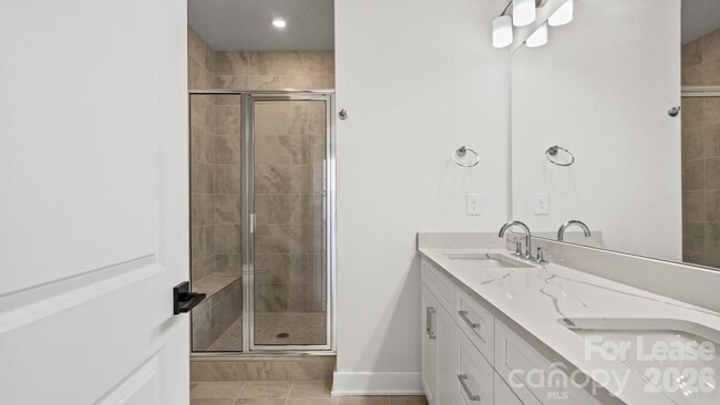 Building Photo - 2025 Clarksdale Dr