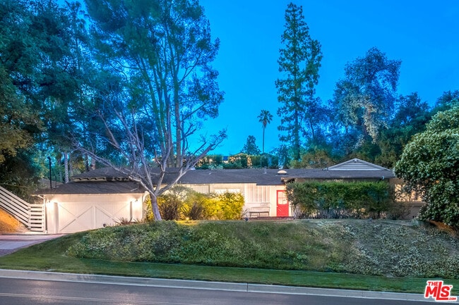 Building Photo - 16849 Adlon Rd