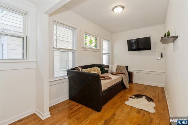 Building Photo - 41-43 Poe Avenue Unit 1