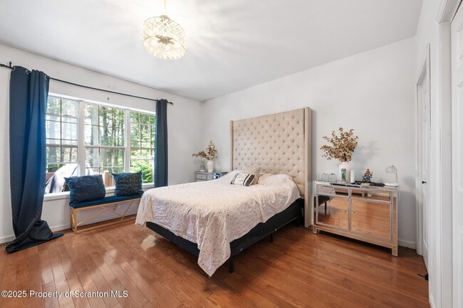 Building Photo - 32 Pine Tree Dr