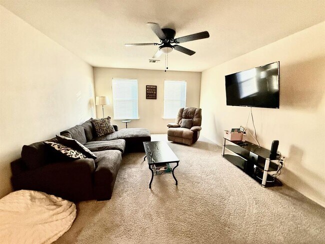 Building Photo - 168 Dolomite Dr