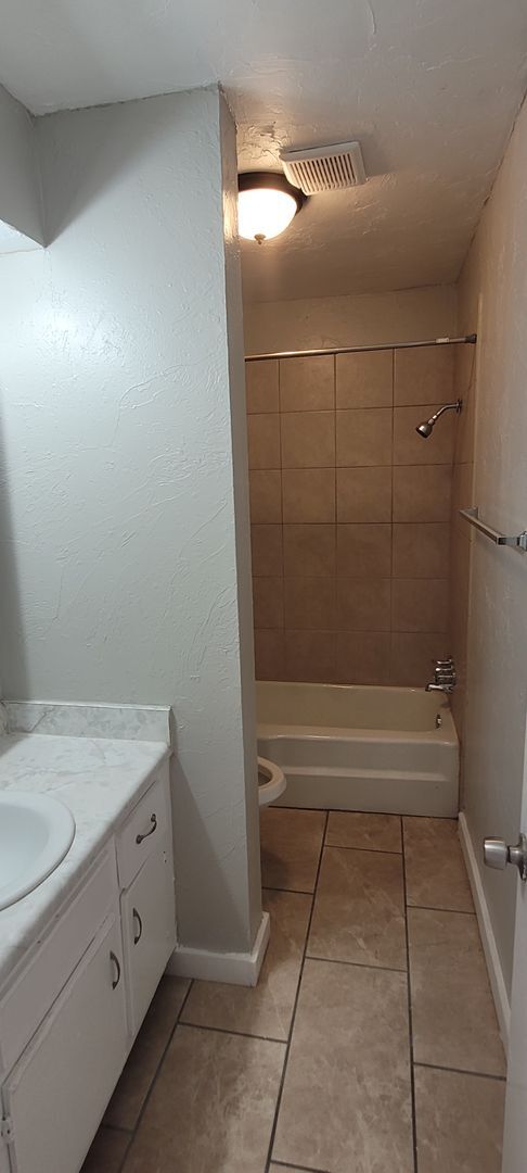 Building Photo - 2 Bedroom, 1.5 Bathroom 1st Floor Condo wi...