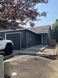 Building Photo - 245-247 Gwinn St Monmouth, OR 97351