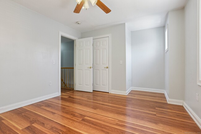 Building Photo - 43 Harbor View Ln