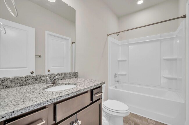Building Photo - 222 Raleighwood Ln