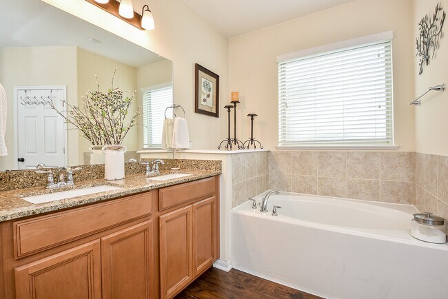Building Photo - 4103 Churchill Pl Ct