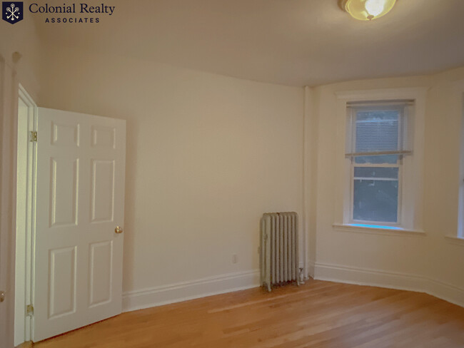 Building Photo - 6 Camelot Ct
