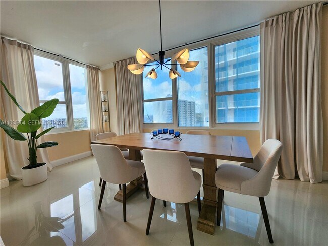 Building Photo - 3505 S Ocean Dr