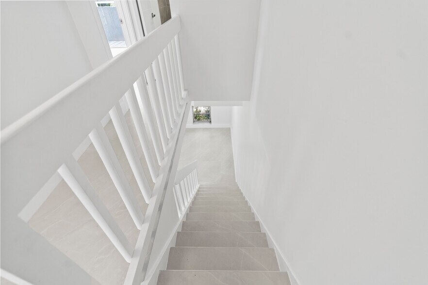 Building Photo - 3597 SW 17th St