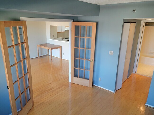 Building Photo - 1401 17th St NW