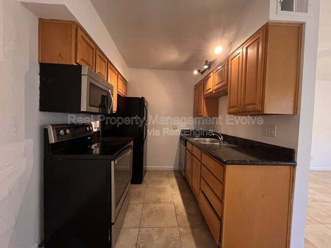 Building Photo - 7110 E Continental Dr