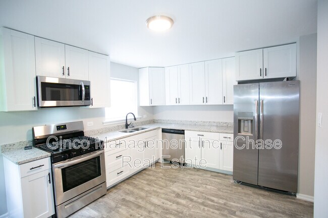 Building Photo - 8837 S Talman Ave