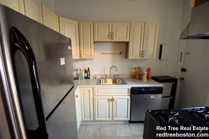 Building Photo - 1251 Commonwealth Ave