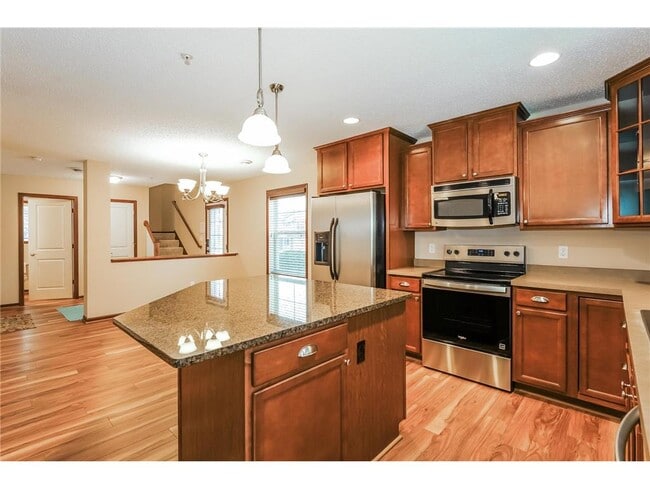 Building Photo - 15640 60th Ave N