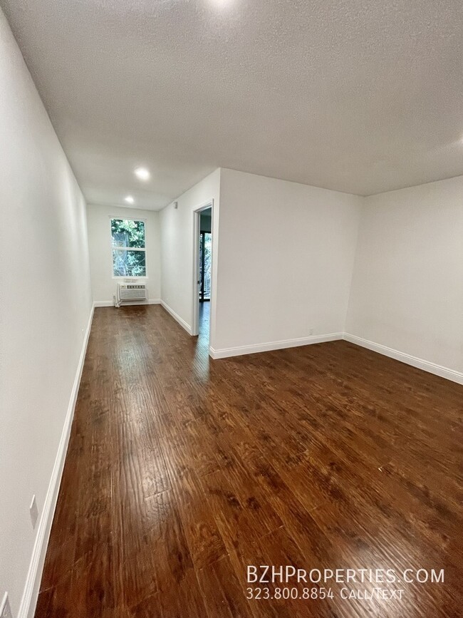 Building Photo - Beautiful 1 Bedroom in Prime Hollywood