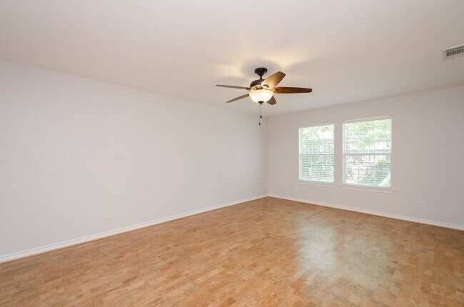 Building Photo - Updated 4 Bedroom 2 Bath home for Lease in...