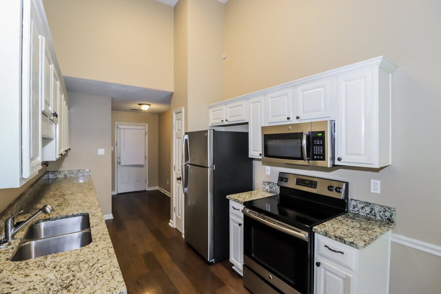 Building Photo - 115 Winding Creek Dr