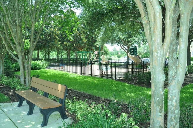 Building Photo - 7948 Edgewood Forest Dr