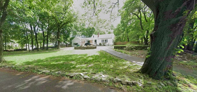 Building Photo - Open House Sunday 10/5/25 1pm to 3pm:  Bea...