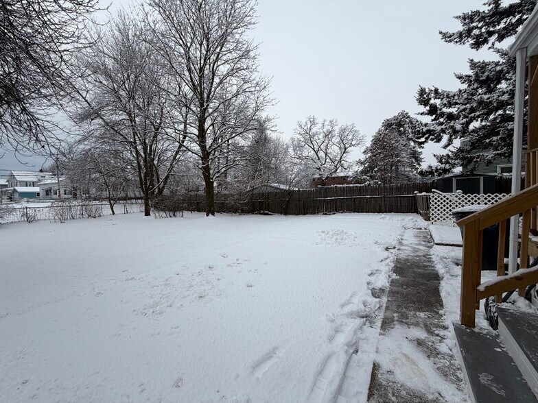 Building Photo - 34 Grand Ave