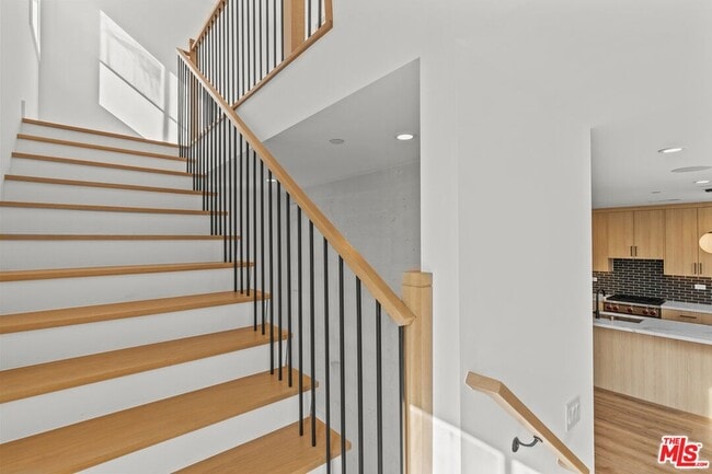 Building Photo - 14535 Killion St