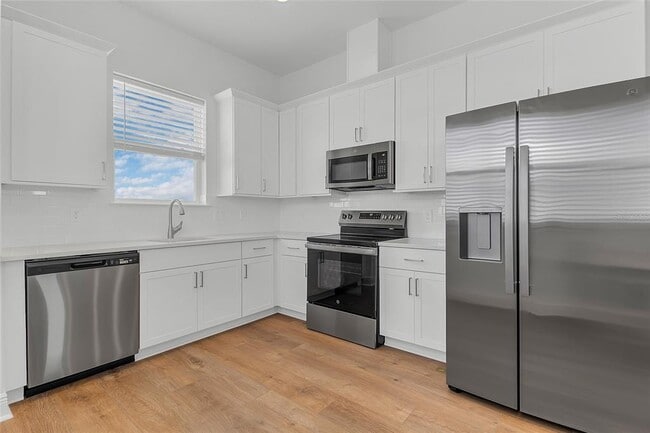 Building Photo - 9687 MacBride Dr
