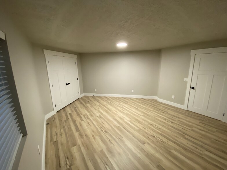 Building Photo - 2265 S Linda Wy