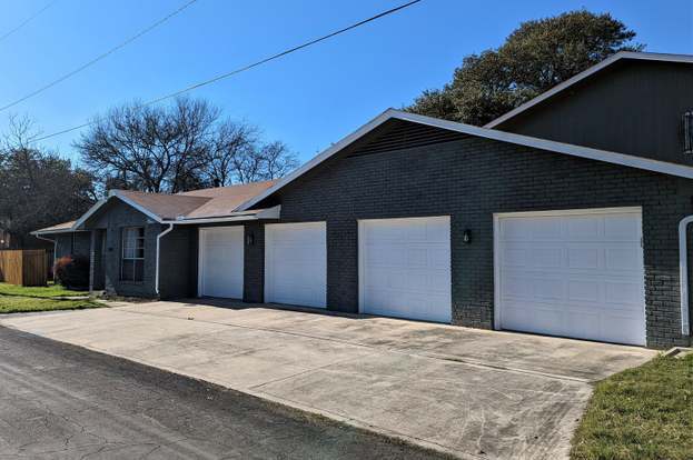 Building Photo - 2330 Blossom Dr
