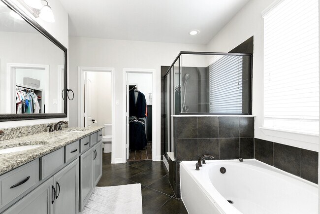 Building Photo - 29022 Pinnacle Ridge Dr