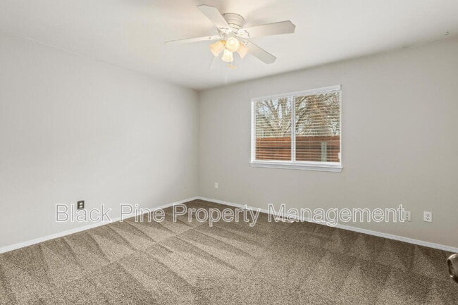 Building Photo - 6003 N Waterside Pl